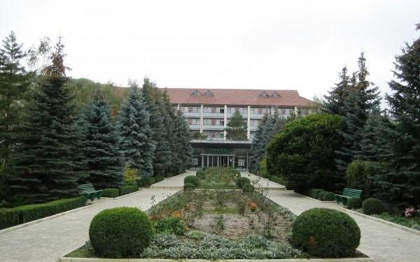 Intoxicație în masă la un sanatoriu din Călărași. Medicul-șef: Toate produsele au certificate de calitate. Nu-mi pot explica situația | VIDEO