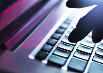 Preoți germani, în centrul unui scandal, după ce au accesat site-uri pornografice chiar de pe computerele bisericii