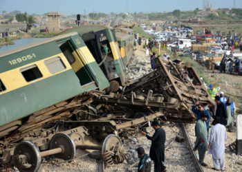 30 de morți și 80 de răniți într-un accident feroviar din Pakistan. Anchetatorii au două cauze preliminare în raport cu tragedia | VIDEO