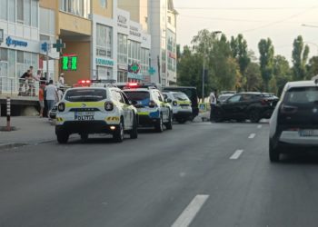Noi detalii de la accidentul cu implicarea unei mașini de poliție, în capitală. Martori: Oamenii legii aveau prioritate | VIDEO