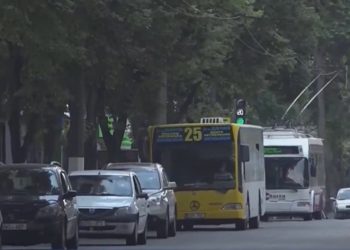 Zăpușeala a dat peste cap activitatea direcției transport public din Bălți: Aproximativ 30 de taxatori nu au ieșit pe linie. Cum explică autoritățile locale | VIDEO