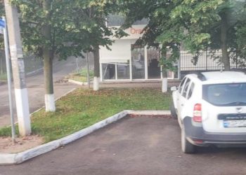 Jaf într-un magazin Orange dintr-o suburbie a Chișinăului: Hoții au furat telefoane și banii din aparatul de casă