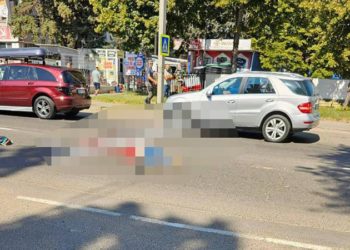 Imagini teribile de la un accident de pe Muncești: O femeie, ucisă de o mașină. Aceasta ar fi traversat pe zebră