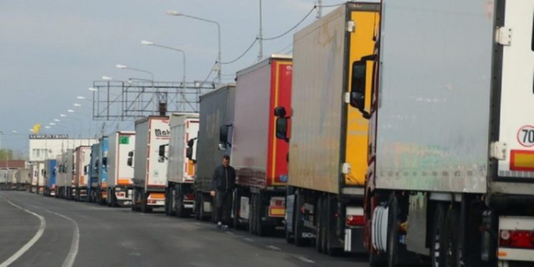 Aproximativ 1 000 de camioane tranzitează zilnic Republica Moldova: 80% dintre acestea transportă cereale ucrainene