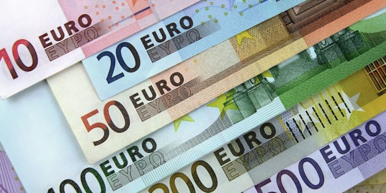 Pentru a scoate din țară sume între 10 și 50 de mii de euro este nevoie de o autorizație a BNM