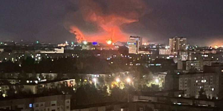 Дроны атаковали аэропорт Пскова. Произошел крупный пожар, повреждены четыре самолета Ил-76