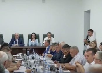 „E timpul ca să se decidă odată, oamenii suferă”. Ce spun deputații și locuitorii Găgăuziei despre faptul că Comitetul Executiv, din nou nu a fost aprobat | VIDEO