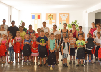 Proiect devenit tradiție. Peste 1100 de copii din orașul și raionul Orhei, au primit în dar ghiozdane și rechizite, la inițiativa lui Ilan Șor: „Un mic ajutor de un folos foarte mare” | VIDEO