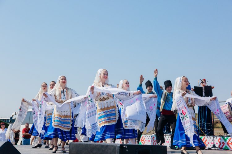 Evghenia Guțul, la festivalul aniversar „Gagauz Kilimneri”: Covorul găgăuz întruchipează sufletul și toată bogăția patrimoniului cultural al poporului nostru