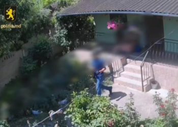 Polițiștii au reținut un bărbat suspectat în comiterea mai multor furturi din locuințe