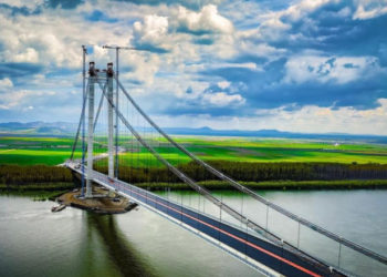 Podul peste Dunăre de la Brăila are deja primele probleme: „Asfaltul s-a lăsat și a fugit” | VIDEO