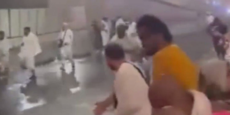 Furtună puternică în deșert, la Mecca | VIDEO