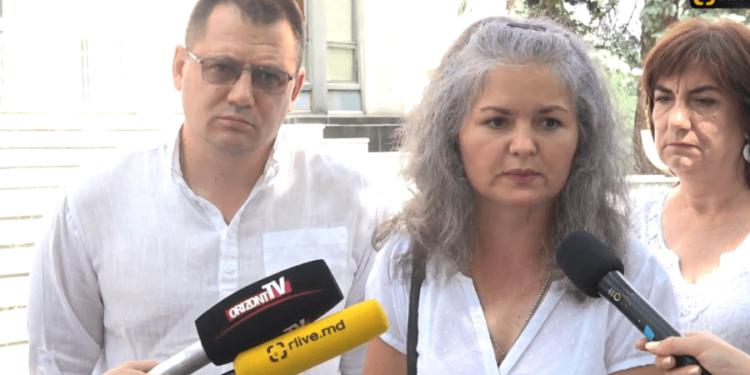 Patentarii, înfuriați pe premierul Recean: Vor să ne lichideze pentru favorizarea monopolului centrelor comerciale