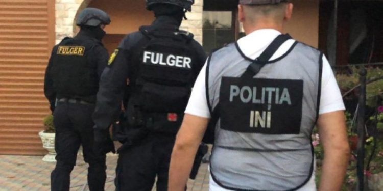 Замешаны госчиновники: Правоохранители ликвидировали ОПГ, занимавшуюся торговлей оружия