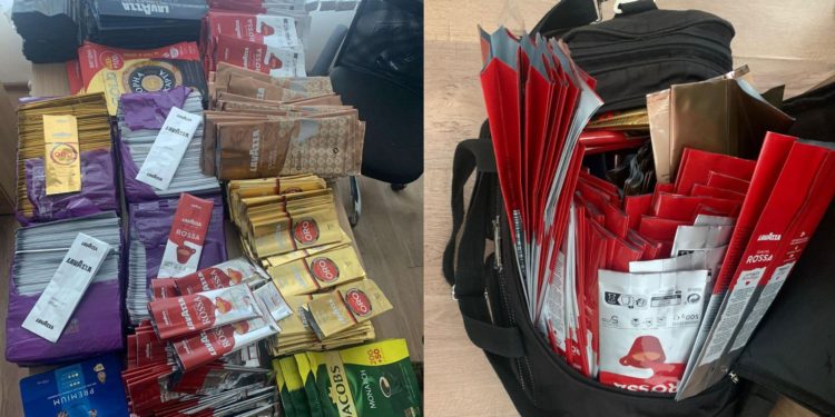 Un bărbat a încercat să aducă în ţară aproape 3 mii de ambalaje contrafăcute pentru cafea: Vameșii i-au dat planurile peste cap