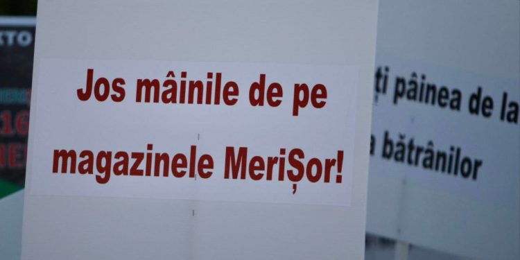 Manifestații la Chișinău, Călărași și Sângerei: Cetățenii s-au arătat împotriva presiunii autorităților și încercărilor de închidere a magazinelor sociale Merișor | VIDEO