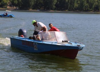 Cinci persoane salvate de la înec. Au consumat alcool, apoi au mers să se scalde