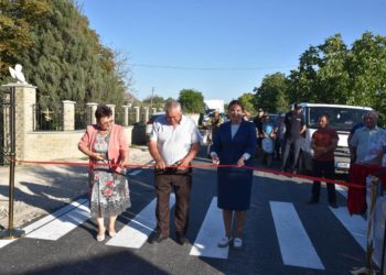 „Sarcina noastră este să transformăm raionul Orhei în cea mai bună regiune a țării”. Drumul central din satul Ciocîlteni a fost reabilitat complet | VIDEO
