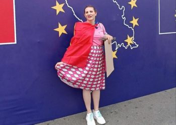 Persoană transgender, discriminată într-o bancă din Chișinău. Consiliul de Egalitate a emis recomandări pentru instituția financiară | VIDEO