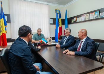 Башкан Евгения Гуцул и команда Илана Шора обсудили реализацию инфраструктурных проектов в нескольких населенных пунктах Гагаузии с еще одной делегацией из Турции