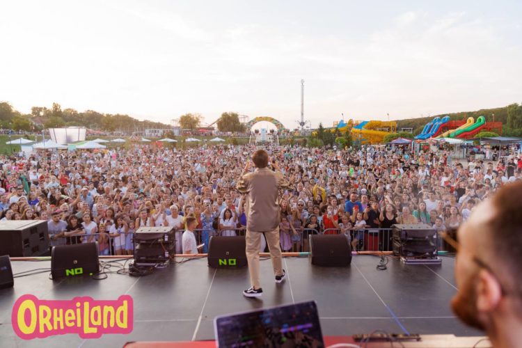 OrheiLand — место, где мечты становятся реальностью. Каждые выходные вас ждет специальная программа и концерт!