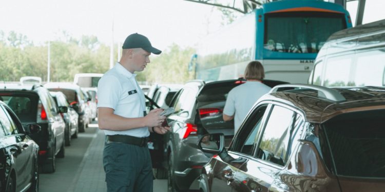 Situația la frontieră, în ultimele 24 de ore: Câți cetățeni ai Republicii Moldova au părăsit țara