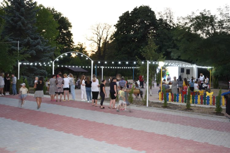 Еще один крупный проект команды Илана Шора: В коммуне Похребень Оргеевского района открыт новый современный парк