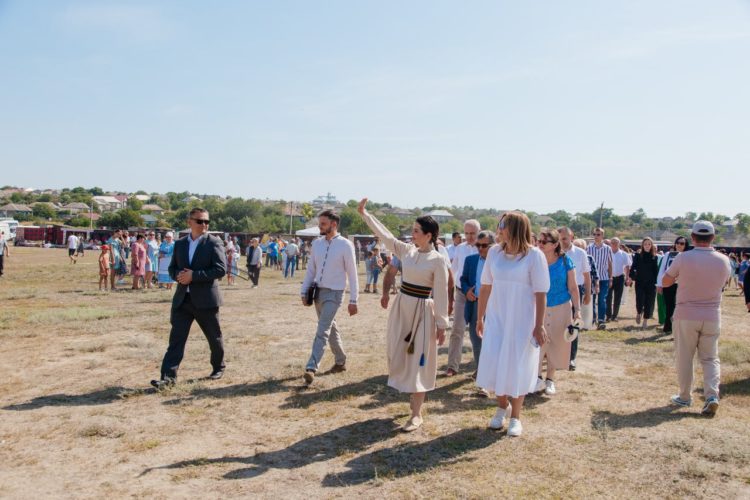 Evghenia Guțul, la festivalul aniversar „Gagauz Kilimneri”: Covorul găgăuz întruchipează sufletul și toată bogăția patrimoniului cultural al poporului nostru