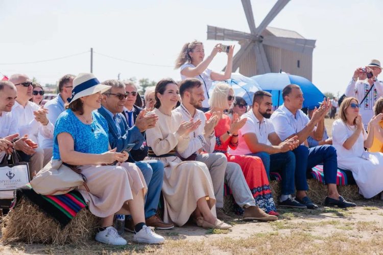 Evghenia Guțul, la festivalul aniversar „Gagauz Kilimneri”: Covorul găgăuz întruchipează sufletul și toată bogăția patrimoniului cultural al poporului nostru