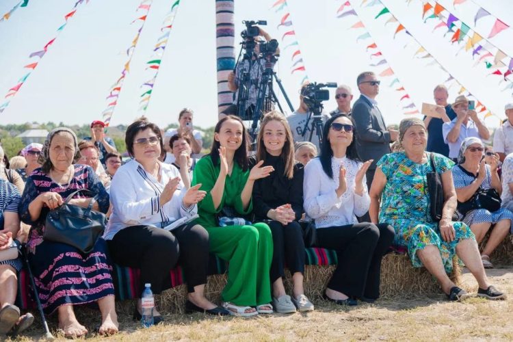 Evghenia Guțul, la festivalul aniversar „Gagauz Kilimneri”: Covorul găgăuz întruchipează sufletul și toată bogăția patrimoniului cultural al poporului nostru