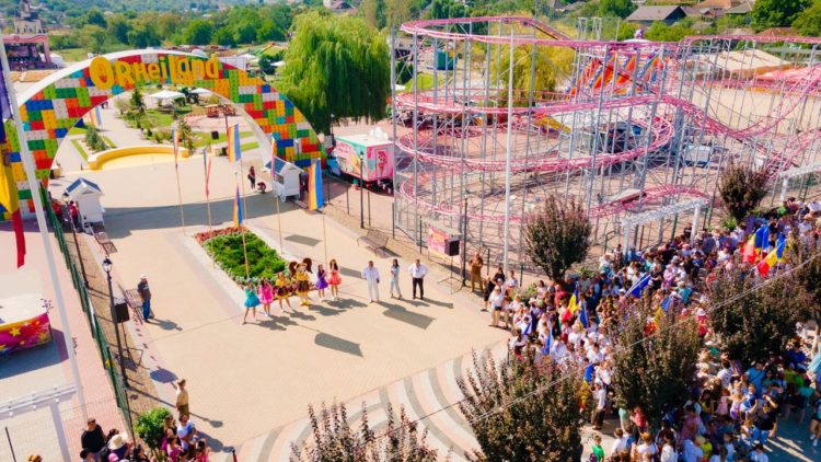 Оргеев с размахом отмечает День независимости: Фанфары, национальные костюмы, развлечения для детей, ярмарка народных мастеров, зажигательный концерт, легендарная Cи Си Кетч и фейерверк