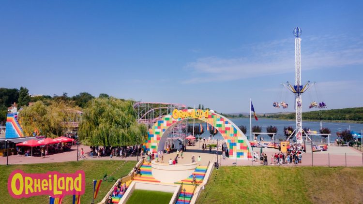 Оргеев с размахом отмечает День независимости: Фанфары, национальные костюмы, развлечения для детей, ярмарка народных мастеров, зажигательный концерт, легендарная Cи Си Кетч и фейерверк