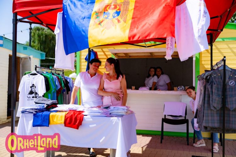 Оргеев с размахом отмечает День независимости: Фанфары, национальные костюмы, развлечения для детей, ярмарка народных мастеров, зажигательный концерт, легендарная Cи Си Кетч и фейерверк