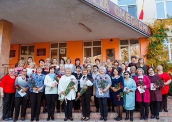 Регина Апостолова: Обеспечение учителям достойной зарплаты – это инвестиции