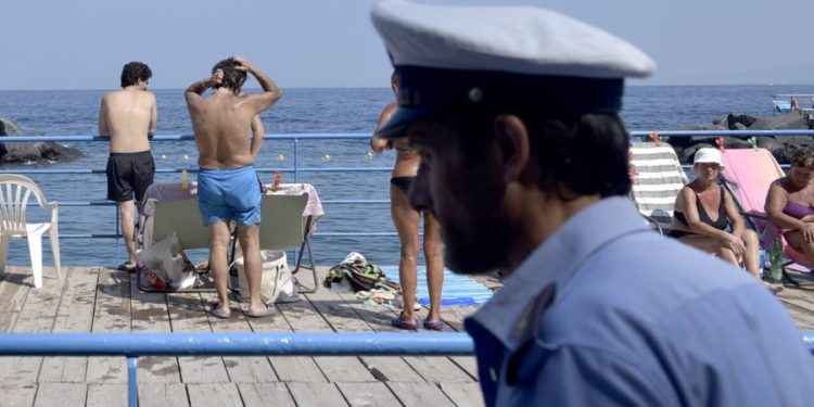 Turistă moldoveancă, găsită moartă pe o plajă din Italia, pe jumate dezgolită. Avea 33 de ani