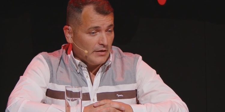 Opinie: Moldovenii vor continua să plece din țară, atâta timp cât statul nu le poate asigura un garant al stabilității