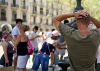 Barcelona împarte pălării persoanelor fără adăpost pentru a face față caniculei. Nou record de temperatură