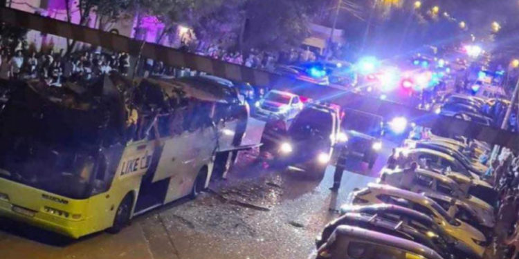 Un autocar cu 40 de ucraineni a intrat într-un limitator de înălțime, în Năvodari. A fost activat Planul Roșu de Intervenție