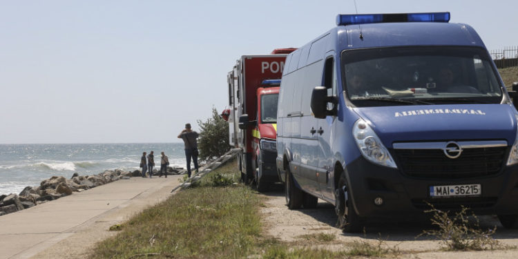 Detalii de la explozia pe litoralul românesc, la Costinești. O persoană a avut nevoie de ajutor medical, iar o altă mină încă plutește în larg | VIDEO