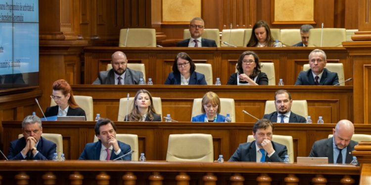 „Prețurile în Ucraina, țară aflată în război, sunt mai mici decât în R. Moldova”. Ruslan Codreanu acuză guvernarea de incompetență