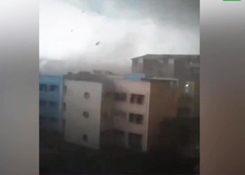 В Китае смерч унес жизни не менее 10 человек