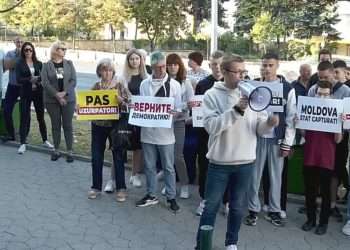 LIVE | Protest organizat de Partidul „Renaștere” împotriva reținerilor și perchezițiilor reprezentanților formațiunii politice de către forțele de ordine