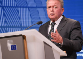 Comisarul european pentru agricultură cere prelungirea restricţiilor la importurile de cereale din Ucraina până la finalul anului