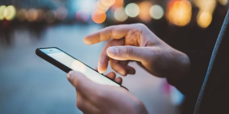 Паспорта и права в мобильном телефоне. В Молдове запустят приложение с цифровой идентификацией