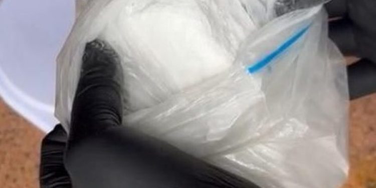 Пытался ввезти кокаин: Правоохранители задержали члена преступной группировки