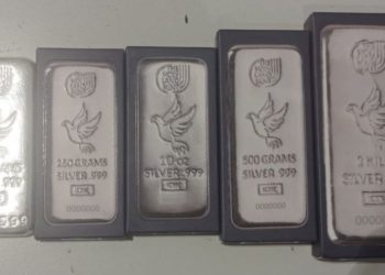 Хотел незаконно провезти серебряные слитки: на границе задержали гражданина Израиля