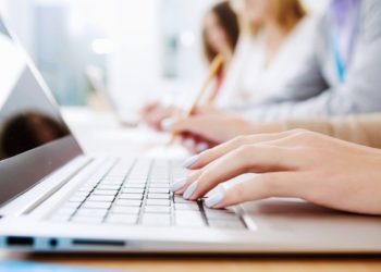 Începând cu anul viitor, dosarul de concurs pentru admiterea la universități, în ciclul I și II, va putea fi depus online | VIDEO