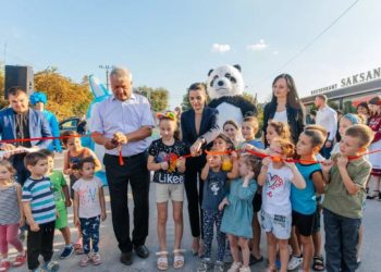 „O mare bucurie pentru toată lumea”. Un drum reparat în satul Baurci din Găgăuzia, inaugurat în prezența bașcanului Evghenia Guțul. Autoritățile locale spun că urmează reabilitarea a încă patru străzi și un pod | VIDEO