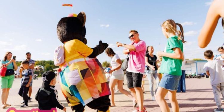 Distracțiile la OrheiLand continuă. Parcul de distracții bucură, și în luna septembrie, mii de vizitatori