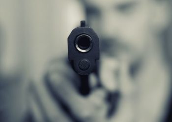 Шесть человек погибли при стрельбе в пригороде Афин